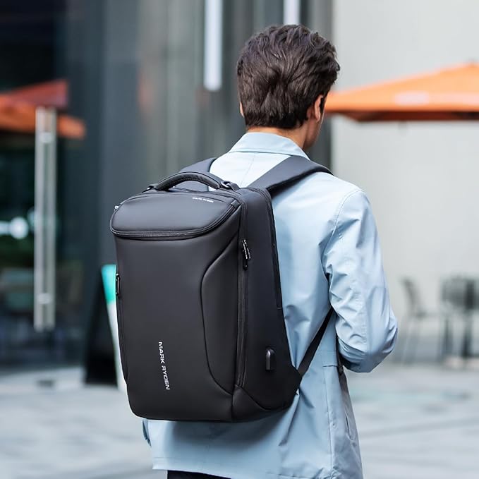 Ryggsäck ergonomisk använd utomhus för bekväm pendling i staden